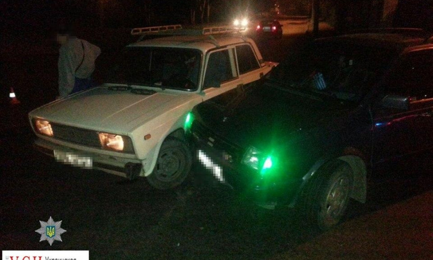 Ночью в Одессе столкнулись ВАЗ и "Mitsubishi"