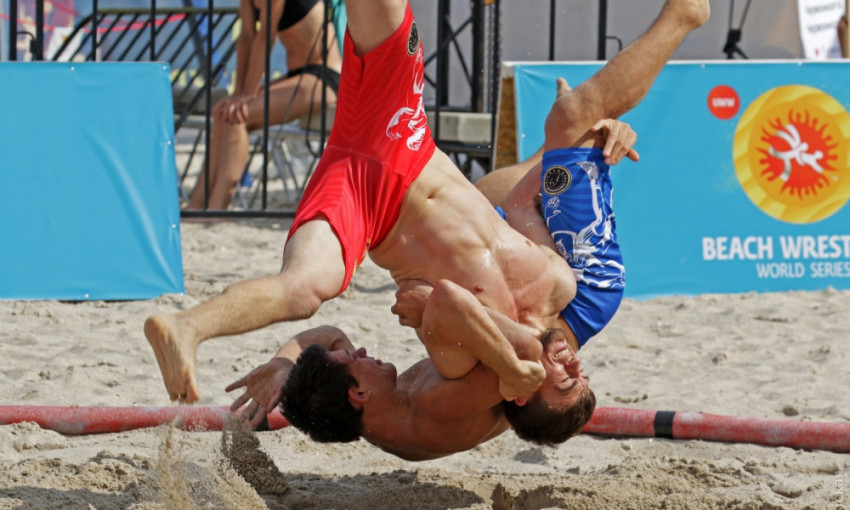 В Одессе прошел этап мировой серии по борьбе на песке