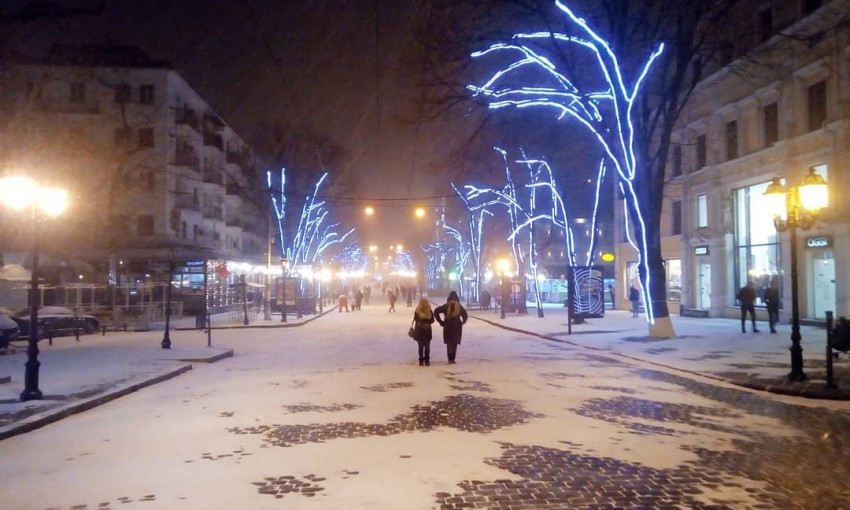 1 декабря: жители города показали снежную Одессу