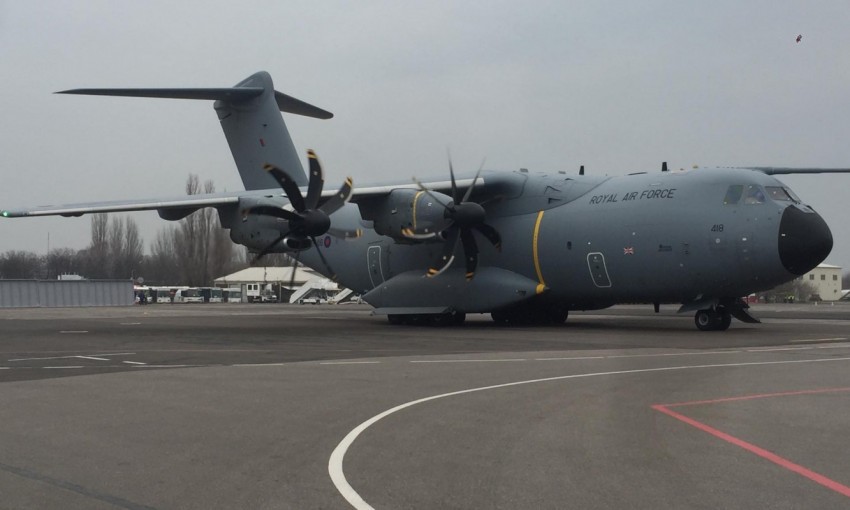 В Одессе приземлился британский военно-транспортный самолет