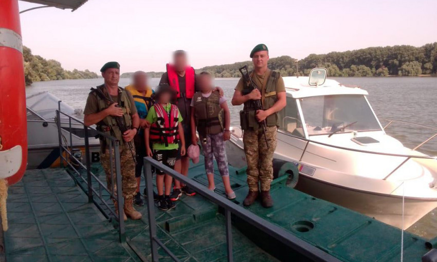 В Одесской области пограничники задержали заблудившихся рыбаков из Румынии 