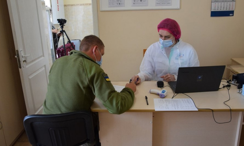 В Одесской области вакцинировали около 60 пограничников 
