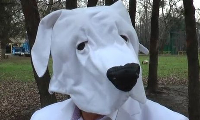 Директор Одесского зоопарка превратился в собаку