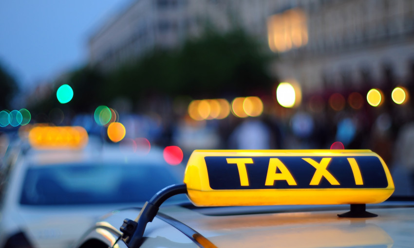 В Одессе случилось ДТП с участием пьяных пассажиров такси 