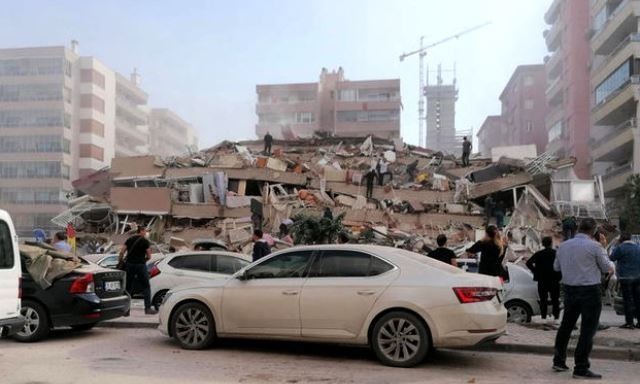 Землетрясение в Турции: есть пострадавшие и погибшие (фото)