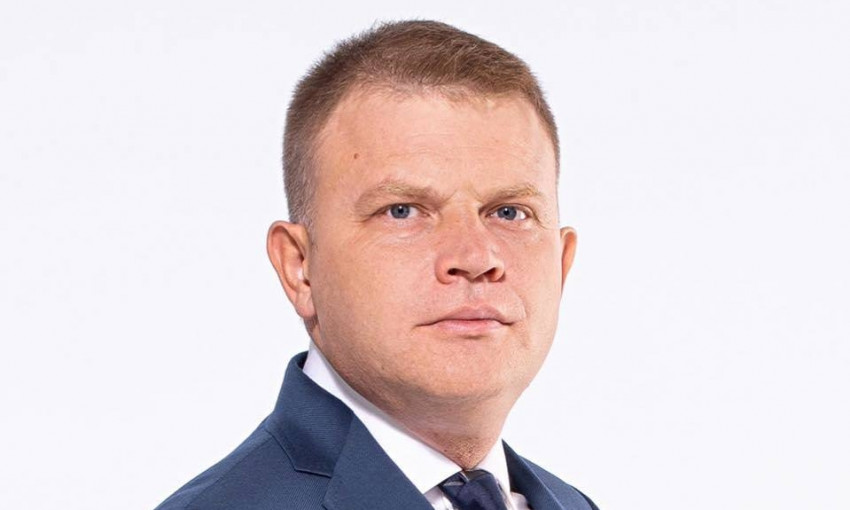 Мэр Белгорода-Днестровского пытается увеличить себе зарплату и еще выбить материальную помощь  