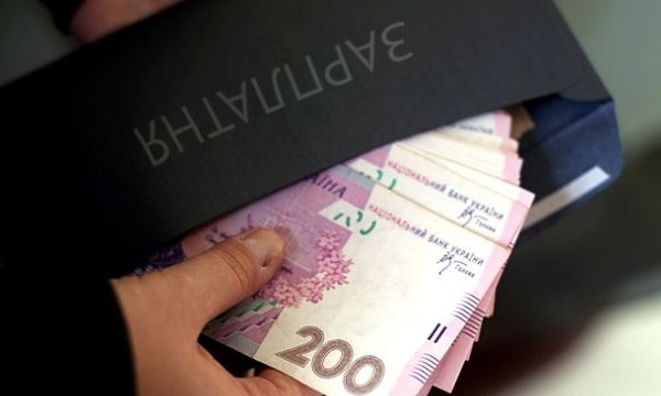 Зеленский удивлён немаленькой зарплатой одесского чиновника