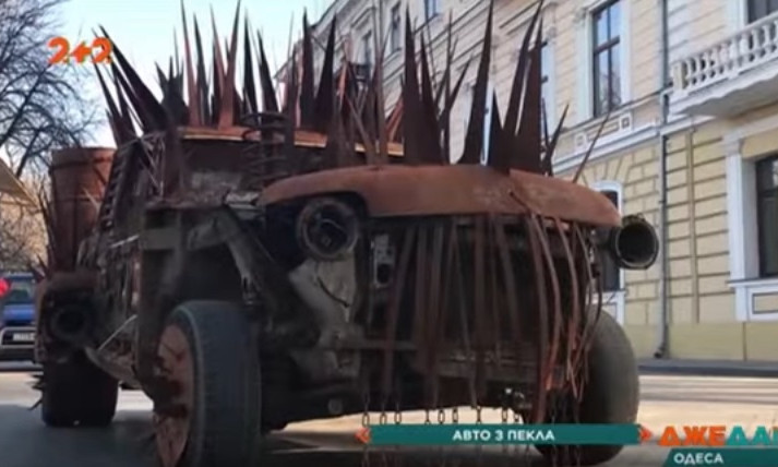 Автомобиль-монстр из "Безумного Макса" проехался по Одессе (ВИДЕО)