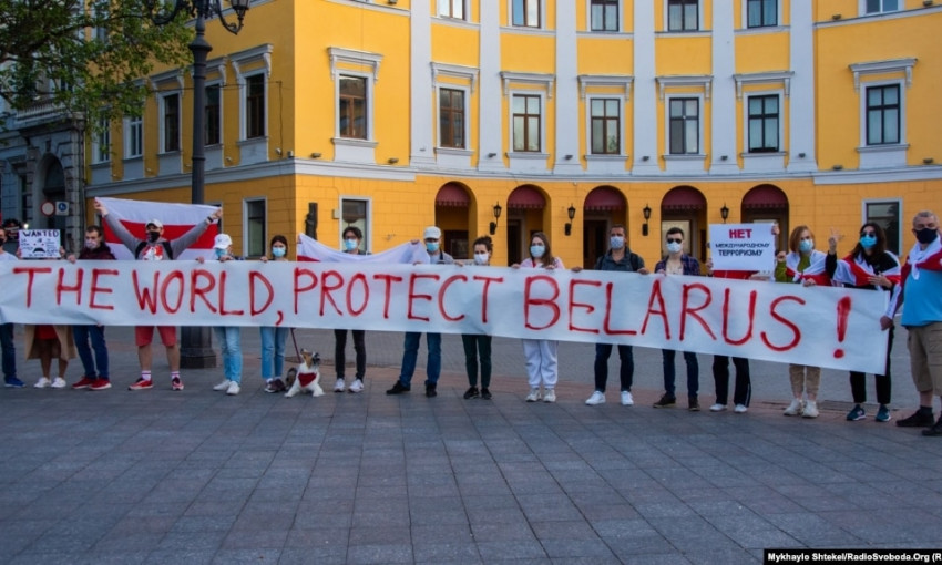 Одесские белорусы поддержали задержанного в Минске блогера (видео)