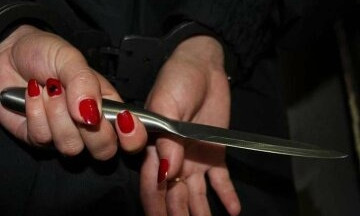 Бытовые неурядицы: в новогоднюю ночь жительница Одесской области зарезала собственного мужа