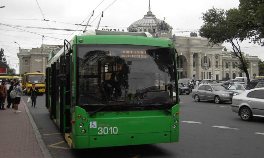 Пенсионеры смогут ездить в троллейбусах и трамваях Одессы бесплатно, — Илько