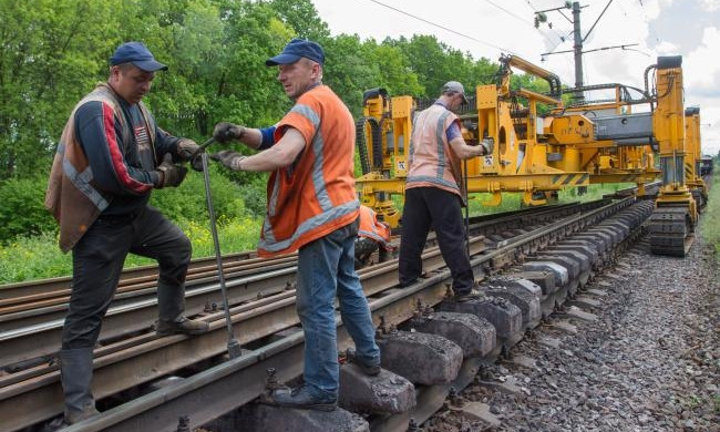 Одесская железная дорога взялась за ремонт путей