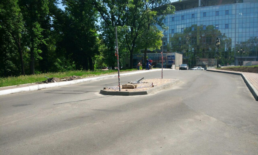 В парке Шевченко установят препоны для автомобилистов