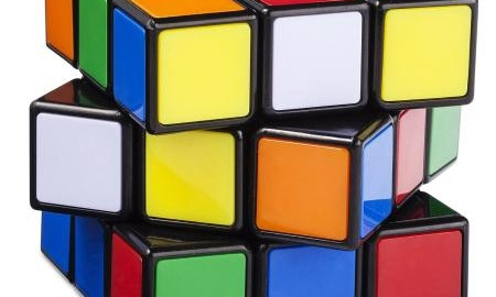 На набережной 11 ст. Большого Фонтана появились гигантские разноцветные кубики Рубика (ФОТО)