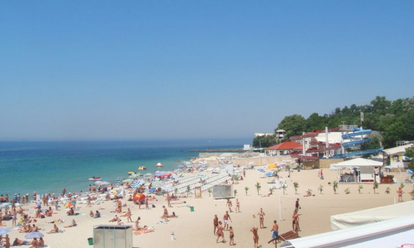 В Одессе 18 арендаторов пляжей не заключили договоры на вывоз мусора