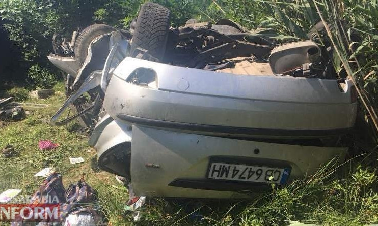 На трассе «Одесса-Рени» автомобиль снес ограждение и упал под мост (ФОТО) 