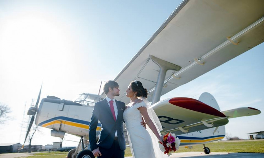Брак в воздухе: одесские молодожёны установили национальный рекорд
