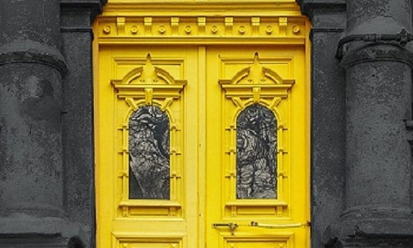 Появилась первая серия открыток с одесскими старинными дверями