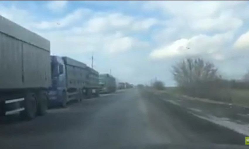 Транспортный коллапс на трассе «Одесса – Южный»: длинные ряды фур