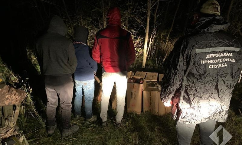 В Одесской области пограничники догоняли нарушителей с нелегальным грузом сигарет 