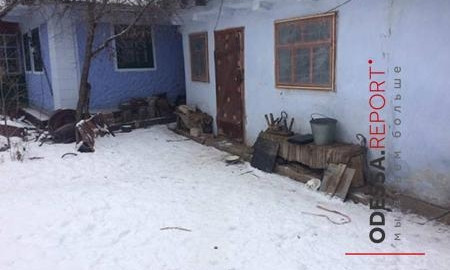 Рецидивисты из Одесской области избили старушку из-за бутылки вина
