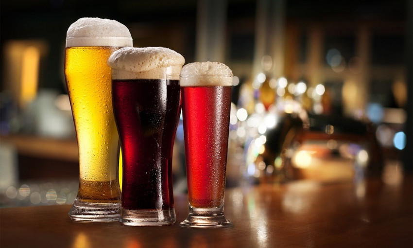 Хмельная работа: за год одесские и Южненские портовики выпили пива более  чем на полмиллиона гривен