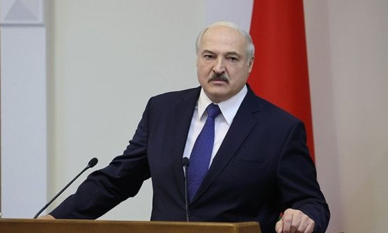 Лукашенко получил от посла России подарок с намеком  