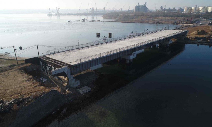 Укравтодор ищет подрядчика, который достроит мост через Сухой лиман