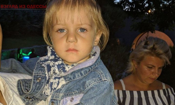 Пьяные родители забыли трёхлетнюю девочку в Стамбульском парке