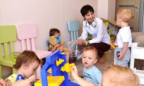 Одесские пятерняшки в День защиты детей принимали поздравления от горсовета (ФОТО)