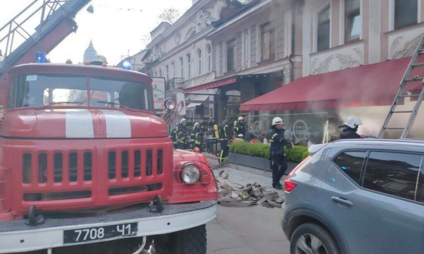На пожаре в Одессе пострадало двое человек 