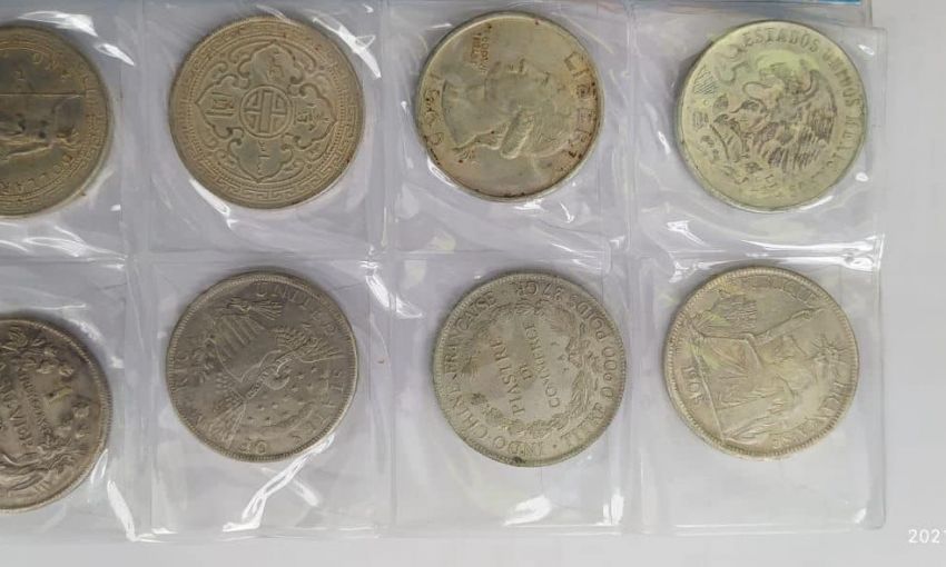 Одесские пограничники пресекли контрабанду старинных монет