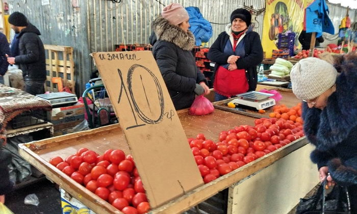 На одесском «Привозе» обвал цен на томаты