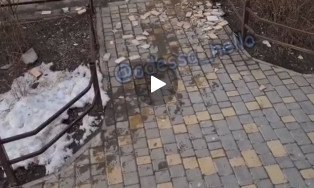 В Одессе с многоэтажного дома осыпалась плитка – к счастью, без пострадавших 