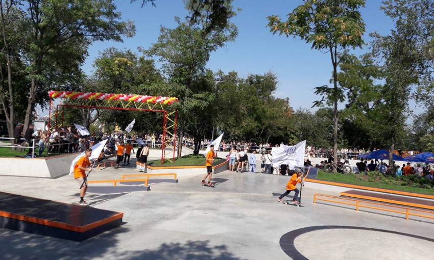 В парке Шевченко открылся самый большой скейт-парк Украины