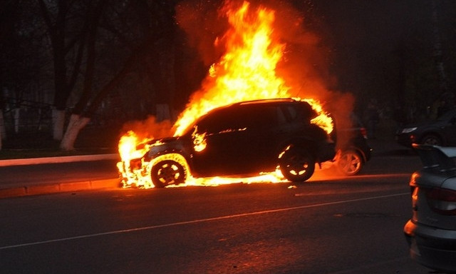 В Великодолинском кто-то спалил две машины