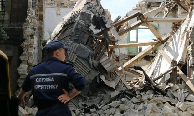 В Одессе показали, как власть "спасает" аварийные дома