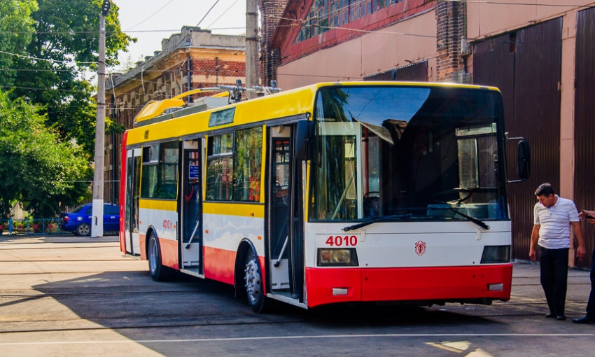 На улицы Одессы выехал первый электробус 