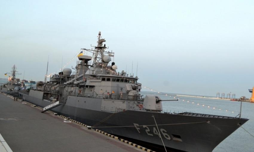 Видео: боевая группа турецких кораблей в Одесском порту