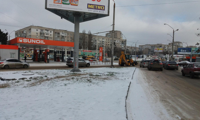 Снег и грязь: состояние дорог на одесском Таирова