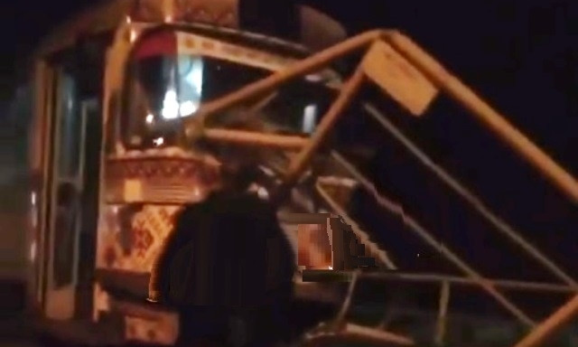 Трамвай снес ограждение в районе Куликового поля (фото)