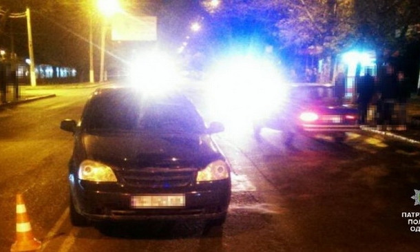 Авария на Котовского: на светофоре под колесами иномарки оказался молодой мужчина