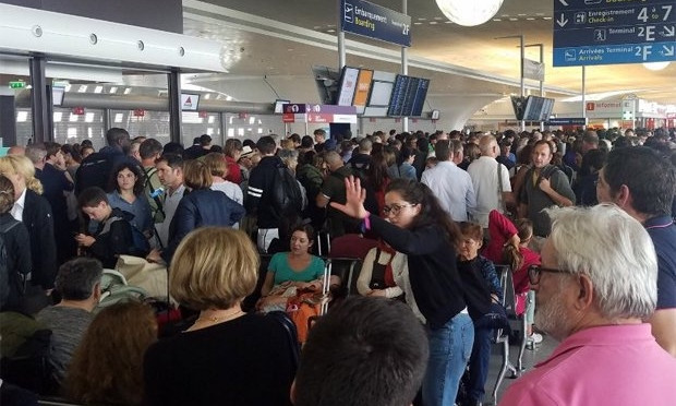 В Одесском аэропорту пассажирам отказываются отдавать их багаж
