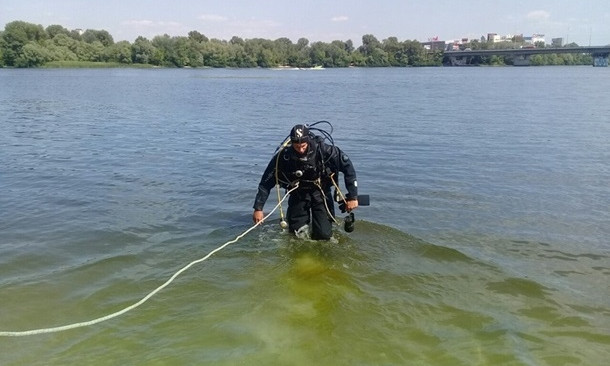 В Черноморске в воде у причала обнаружили тело мужчины