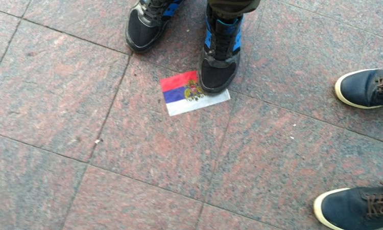 У водителя с приднестровскими номерами общественники забрали флажок России