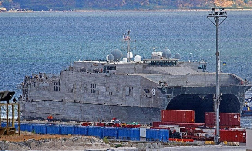 В Черное море вошел боевой корабль США 