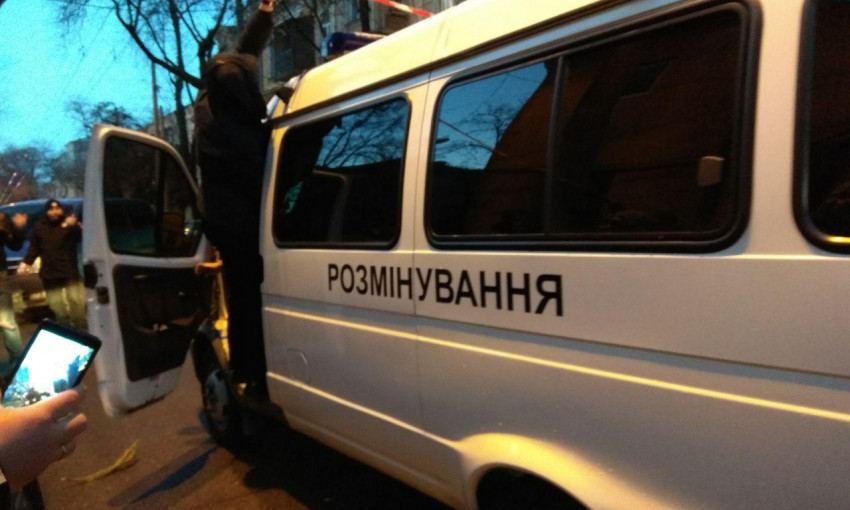 В Одессе ночью эвакуировали людей из ночного клуба (ВИДЕО)