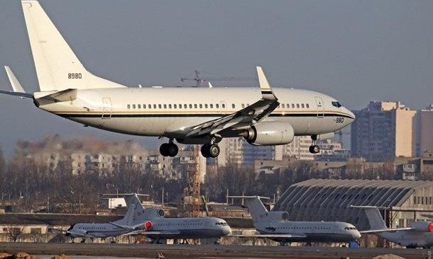 В Одессу прибыл американский военный самолет 