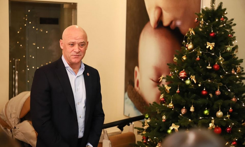 Мэр Одессы поздравил новорожденных одесситов