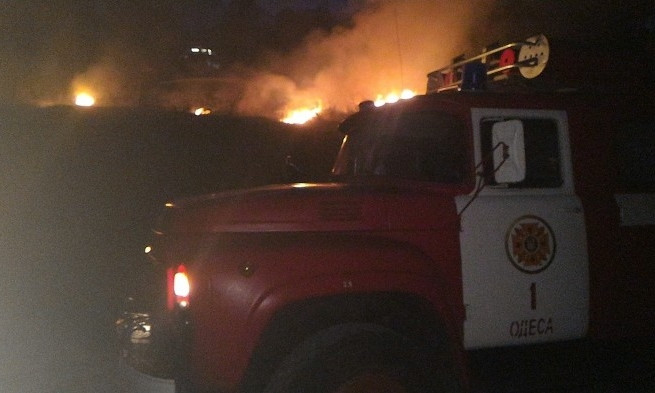 Пожар на Ланжероне: парковщики усложнили пожарным работу